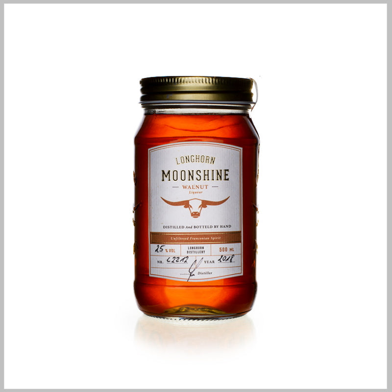 Longhorn Moonshine Walnut Liqueur mit Ausgießer in Präsentverpackung